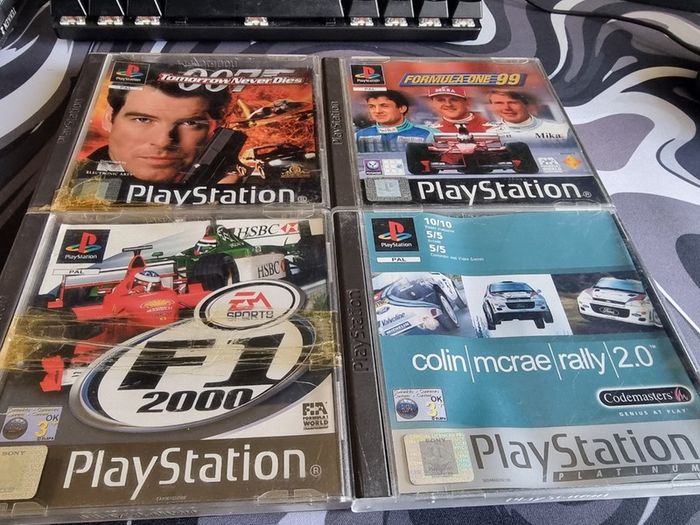 Ps1 4 games bundle, racing, James Bond