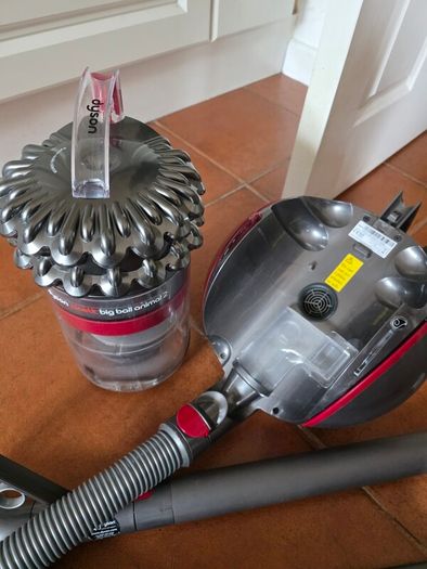 Dyson Cinetic Big Ball Animal 2 vacuum cleaner