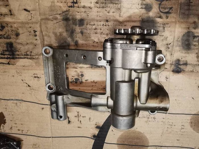 M57 oil pump