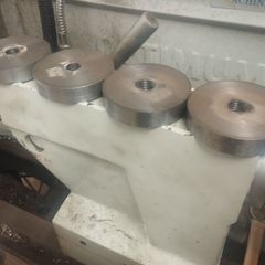 Leveling feet