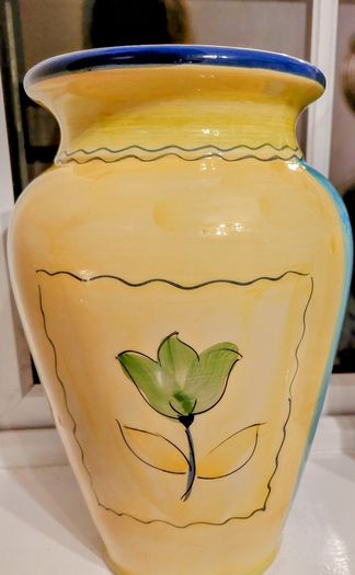 Pretty vase