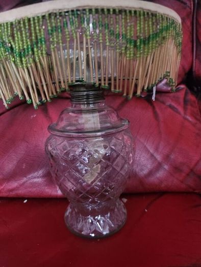 Cut glass working oil lamp