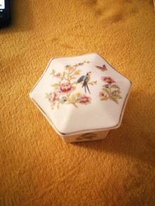 Porcelain tinker box