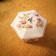 Porcelain tinker box