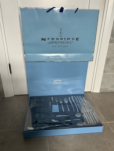Newbridge silverware 44 piece cuttlery set
