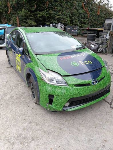 Breaking Toyota Prius 2013 hybrid