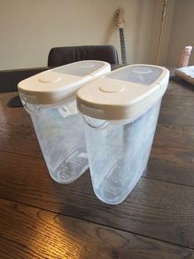 two 500ml containers