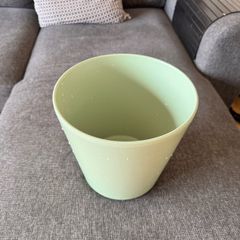 Flower pots