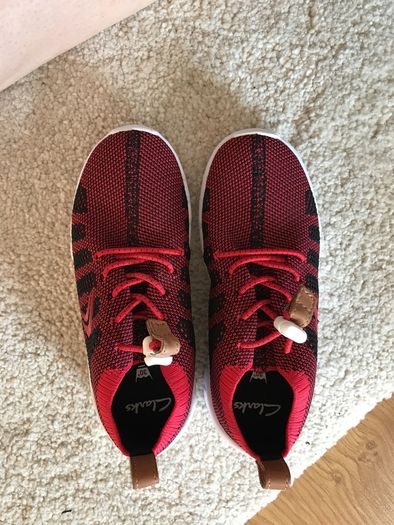 Clarks sprint aero trainer size 10.5f boys