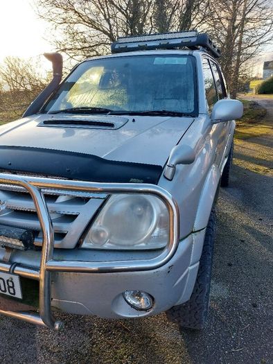 2005 Suzuki Grand Vitara for breaking