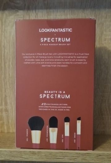 SPECTRUM 4 piece makeup brush set. Sealed box