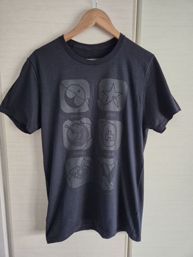 Black Mirror T-shirt and Pin