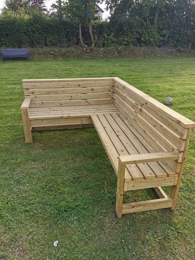 L-shape garden bench