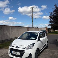 White Hyundai i10 - low owners - freshly serviced