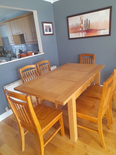 Solid Oak Dining Table with 6 Solid Oak Chairs