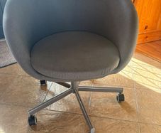 office/desk chair with wheels