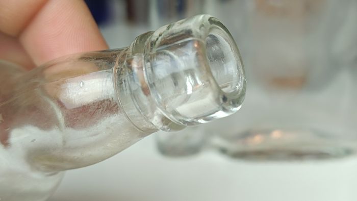 499 - Set of 6 Vintage Clear Glass Screw Cork Top Collectible Decorative Bottles and Jars