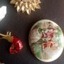 Vintage gold tone brooches bundle Image 5
