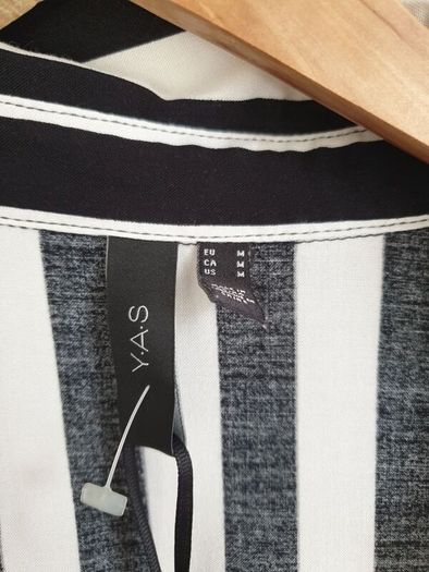 Yas dress size medium