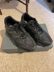 new balance 9060 triple black 11.5UK