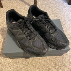 new balance 9060 triple black 11.5UK