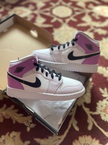 Nike Air Jordan 1 Mid Gs Barely Grape