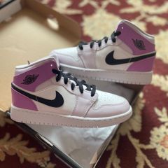 Nike Air Jordan 1 Mid Gs Barely Grape