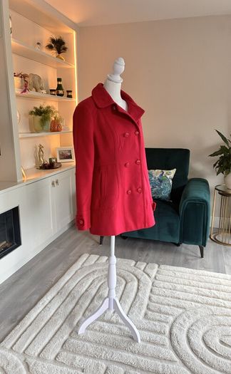 Reduced Ladies Fully Lined Red Coat from Dunnes Stores. Size UK 14 / EU 42