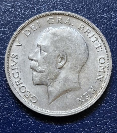 Excellent 1915 George V  Silver Half Crown