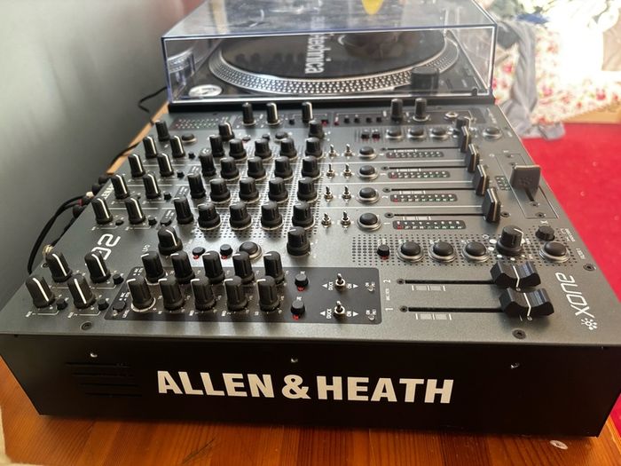 Xone 92 mixer