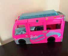 Barbie Camper Van + 2 Barbies