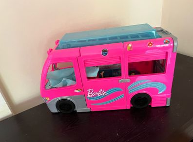 Barbie Camper Van + 2 Barbies