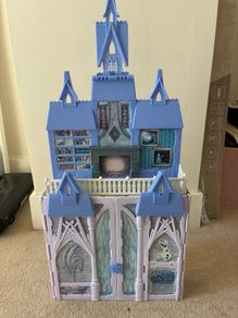 Disney Frozen 2 Fold n Go Castle