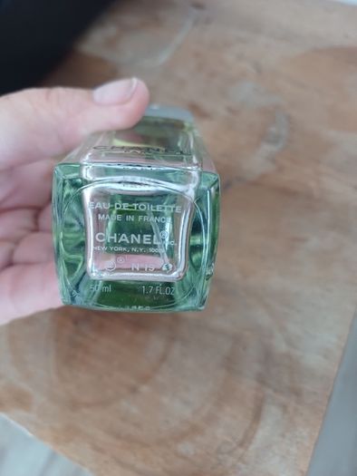 Chanel No 19