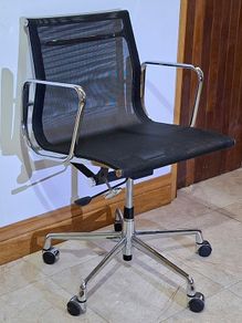 Replica Charles Eames Mesh Office Chairs