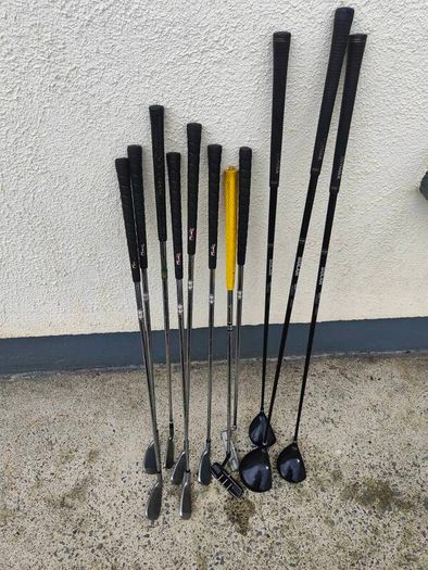 golf clubs trolley and bag