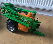 Amazing UX 5200 Farm toy