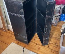 Vintage Style Drinks Cabinet Cabinet on wheels