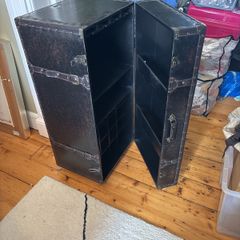 Vintage Style Drinks Cabinet Cabinet on wheels