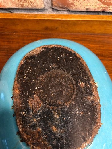 vintage cast iron pot