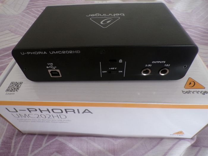 Behringer U-Phoria UMC202HD USB Audio Interface