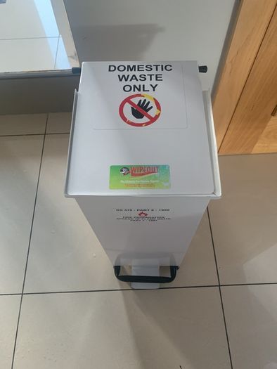 Wipeout metal fire retardant waste bin