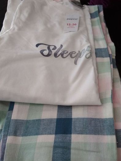 Brand new pj's. Too small.. Age 15 to 16. Collection darndale.