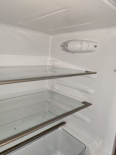 Kenwood Integrated Under Counter Large Fridge  131L  Fully Working