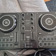 Pioneer DJ controller model dj 200
