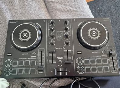 Pioneer DJ controller model dj 200