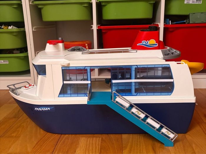Play Mobil Cruise Ship + accessories
