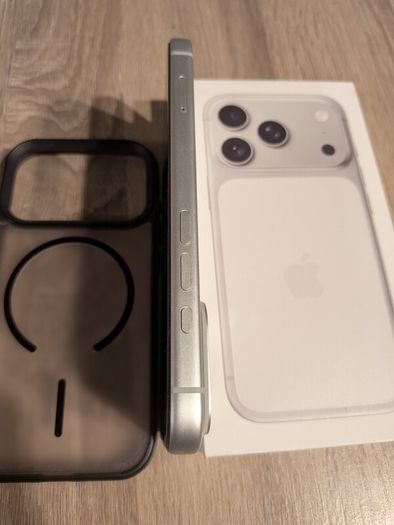 Apple iPhone 17 pro 256gb UNLOCKED