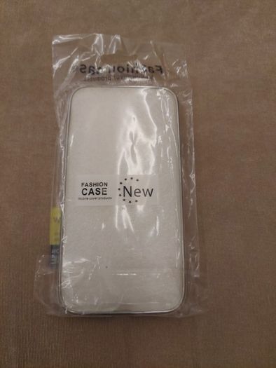 IP 11 Phone Case /Pearl White with silver edge
