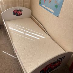 Toddler bed with drawer and mattress